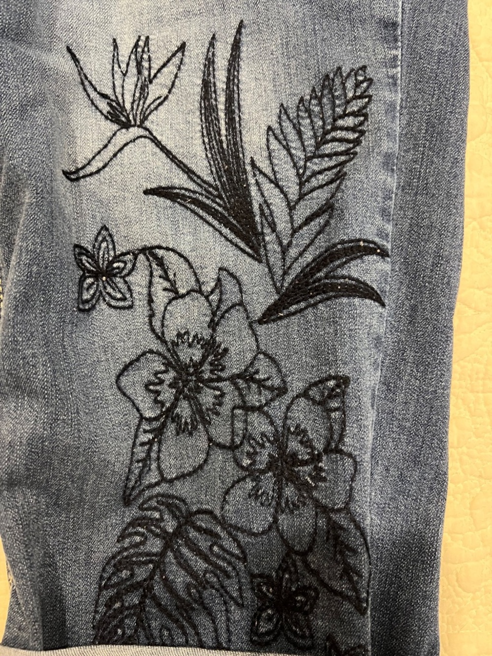Earl EUC Ankle Cuffed Jeans - Picture 12 of 14